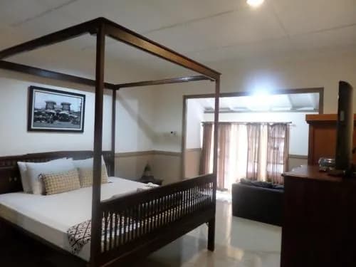 Ndalem Suratin Guesthouse