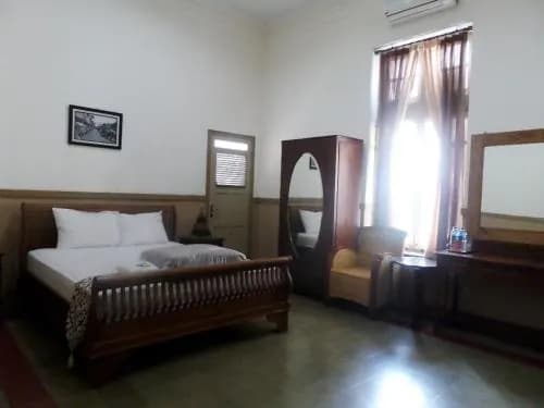 Ndalem Suratin Guesthouse