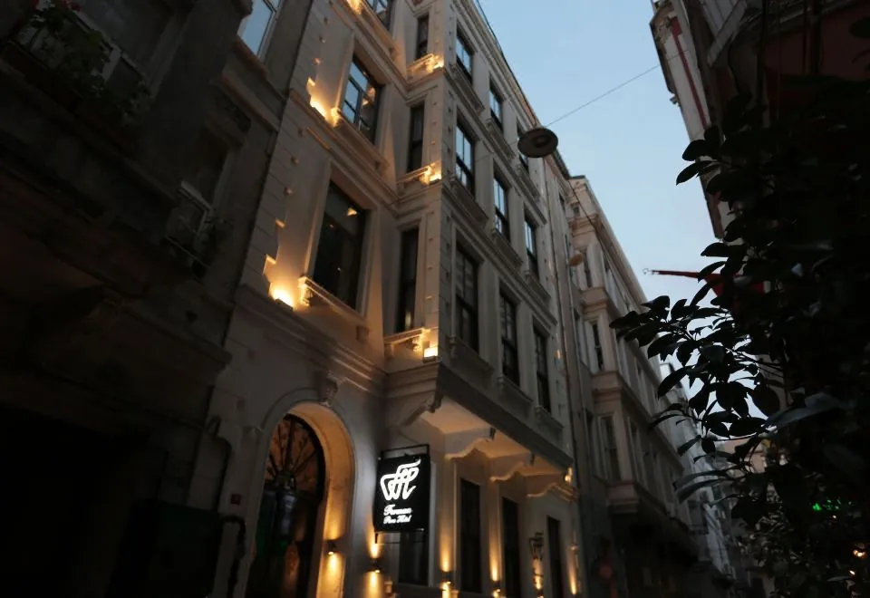 Ferman Pera Hotel