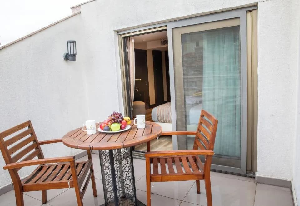 Grand Aras Hotel & Suites