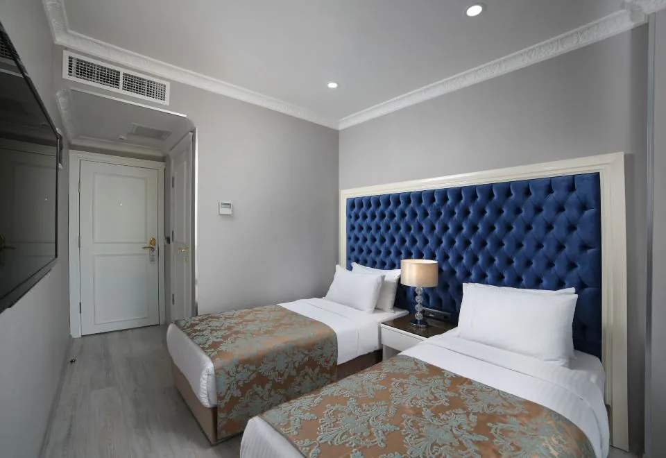 White Monarch Hotel