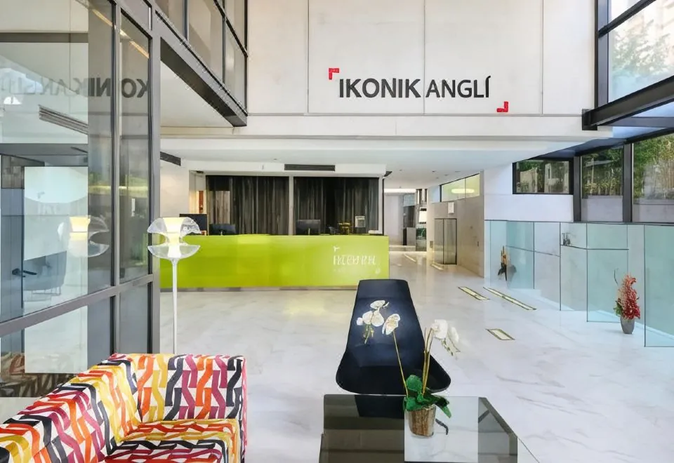 Ikonik Angli