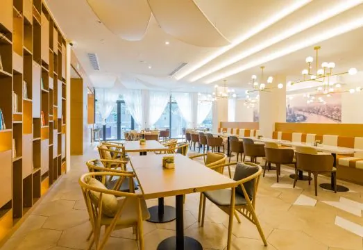 Atour S Hotel Shanghai Oriental Pearl Tower