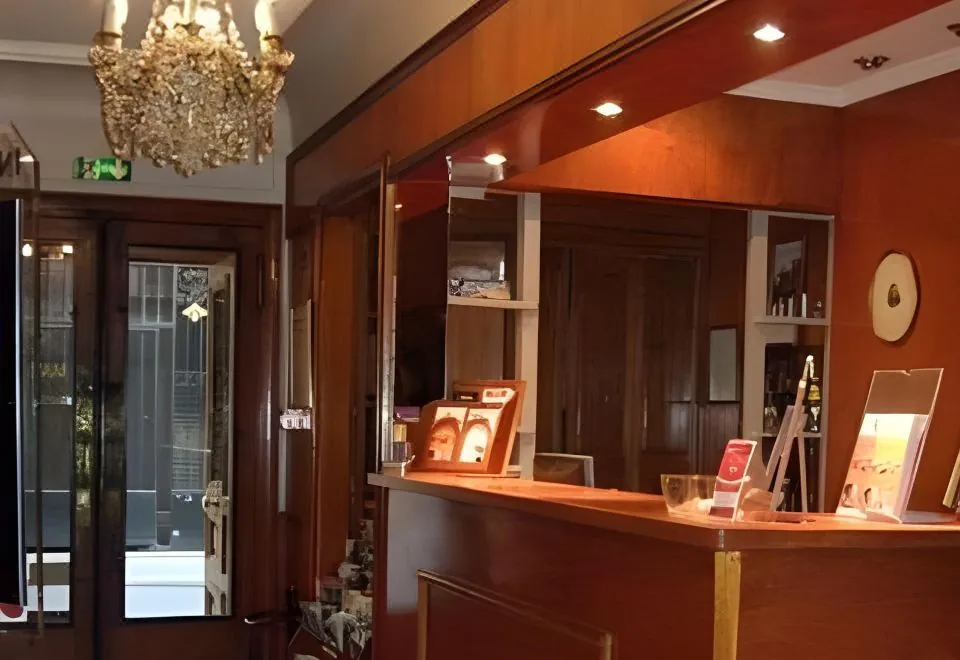 Hotel Opera Maintenon