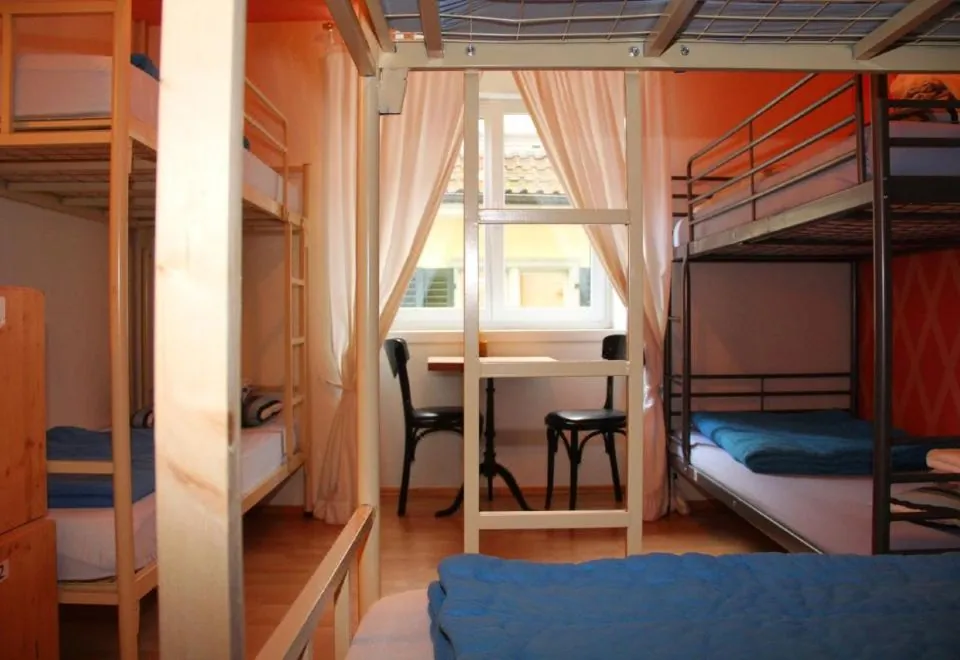 Oldtown Hostel Otter