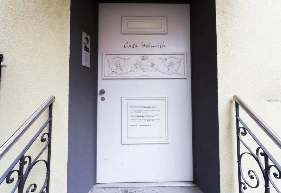 The Henry Self Check-in Guesthouse