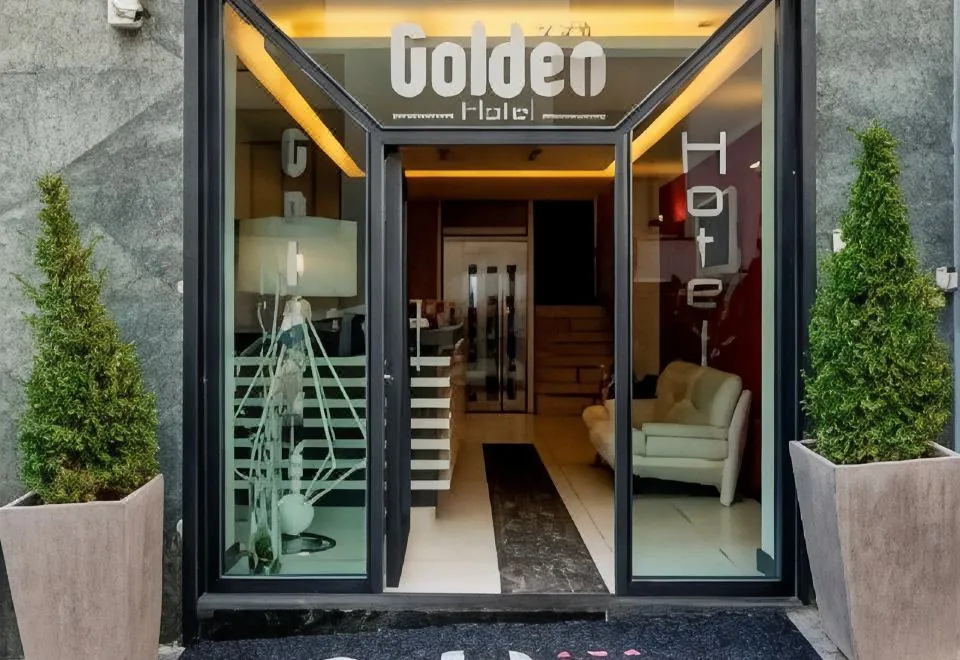 Golden Hotel