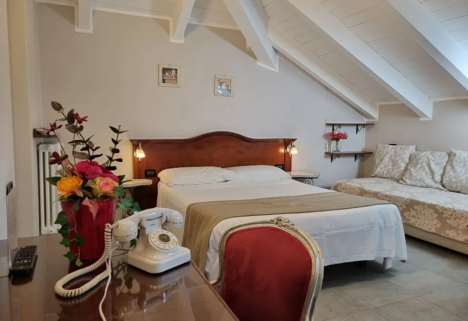 Hotel Charly