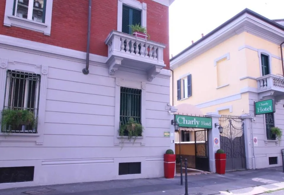 Hotel Charly