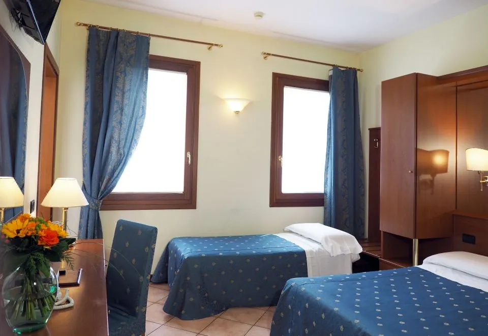 Hotel Cris