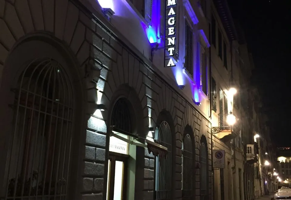 Hotel Magenta