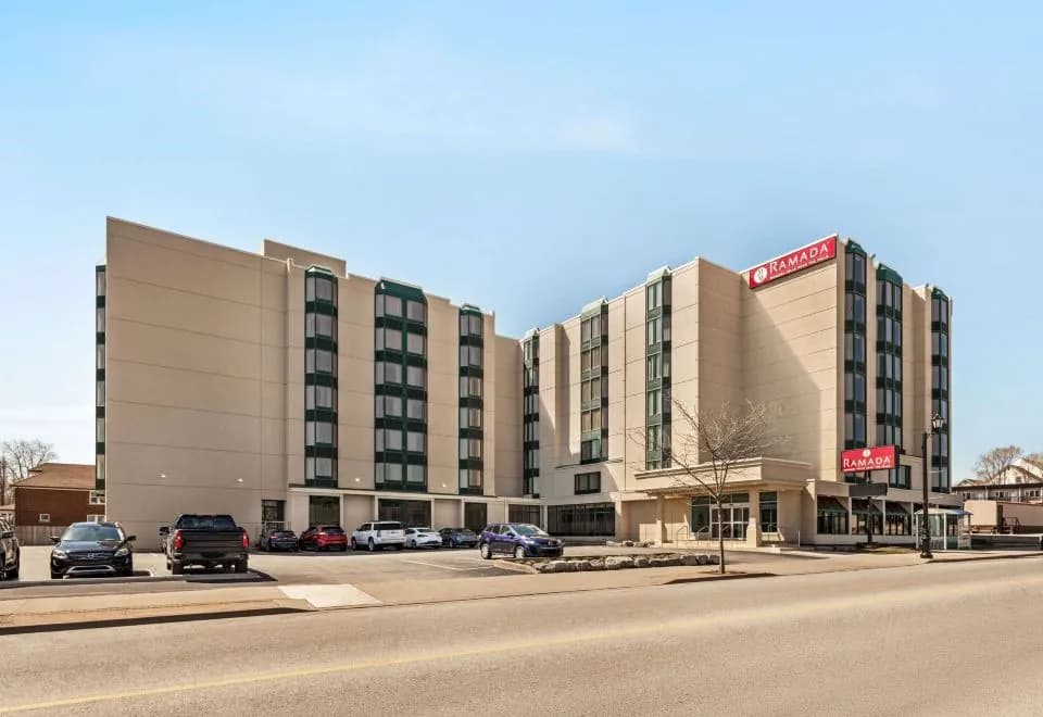 Ramada by Wyndham Niagara Falls Near the Falls