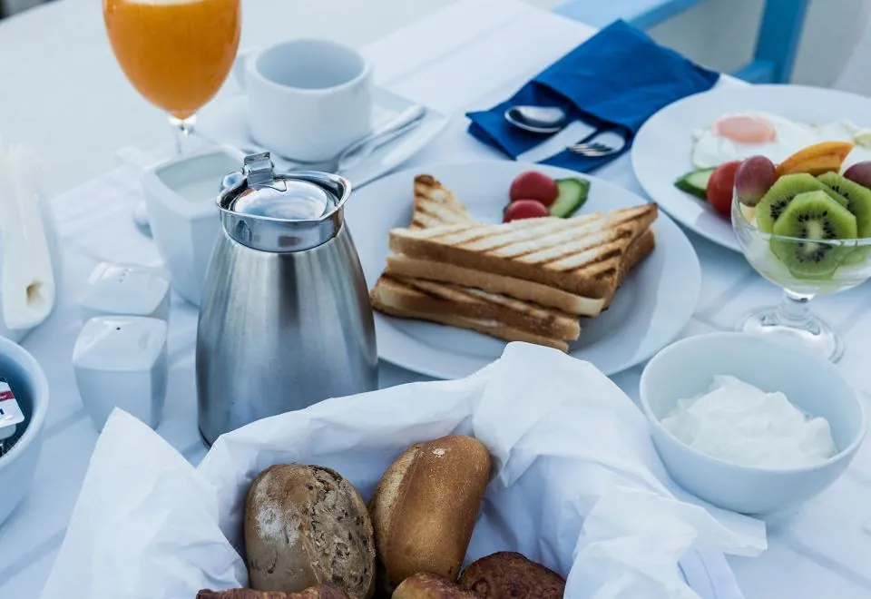 Pantelia Suites