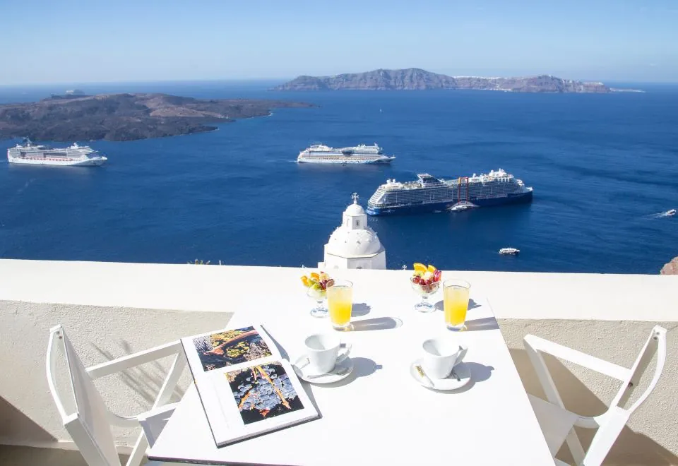Pantelia Suites
