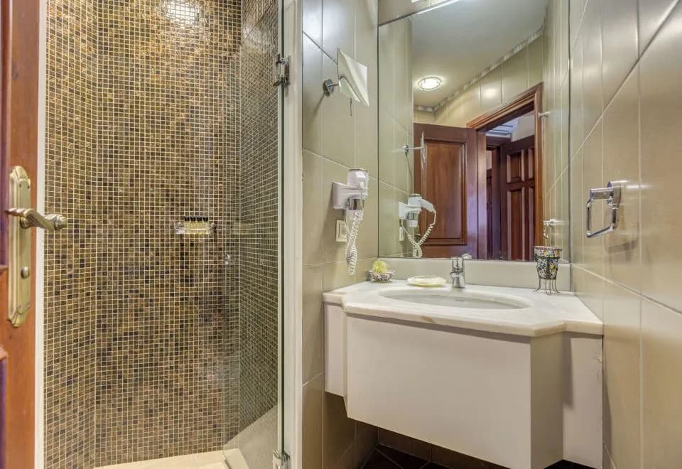 Delight Deluxe Kaucuk Hotel
