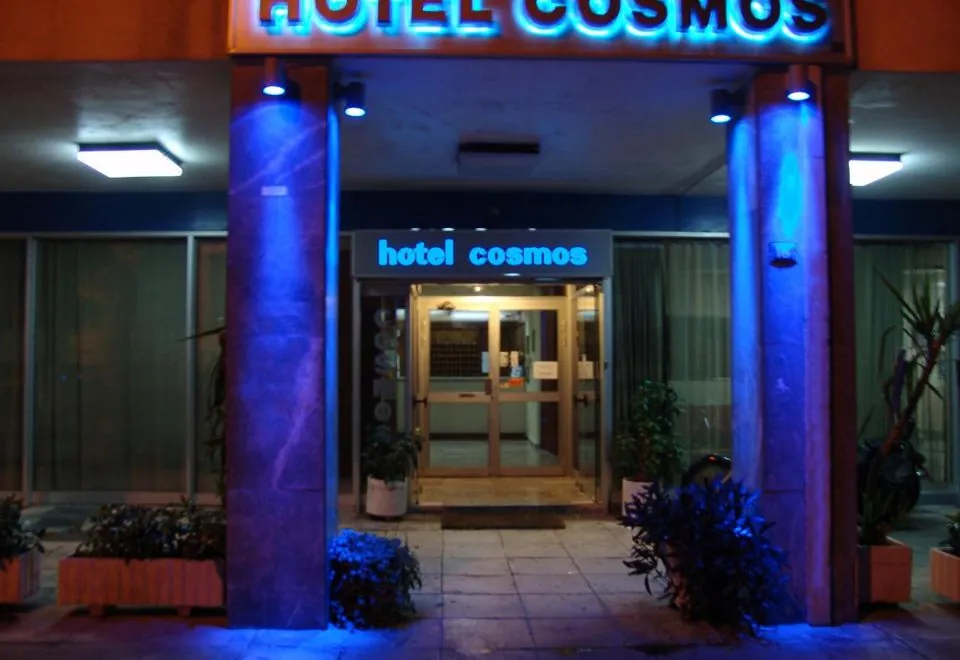 Hotel Cosmos