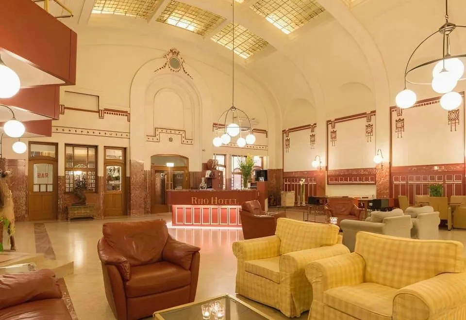 Rho Hotel