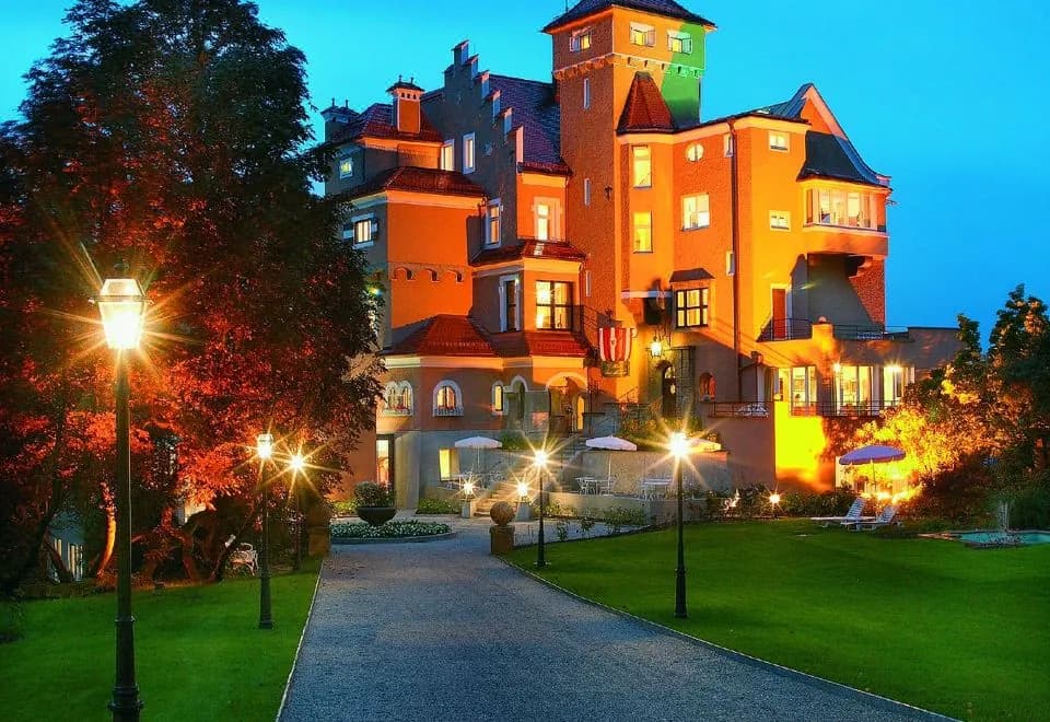 Hotel Schloss Mönchstein