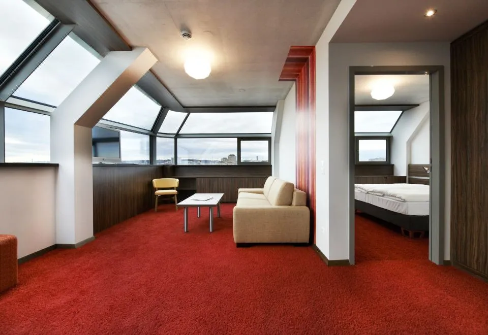 Simm＇s Hotel