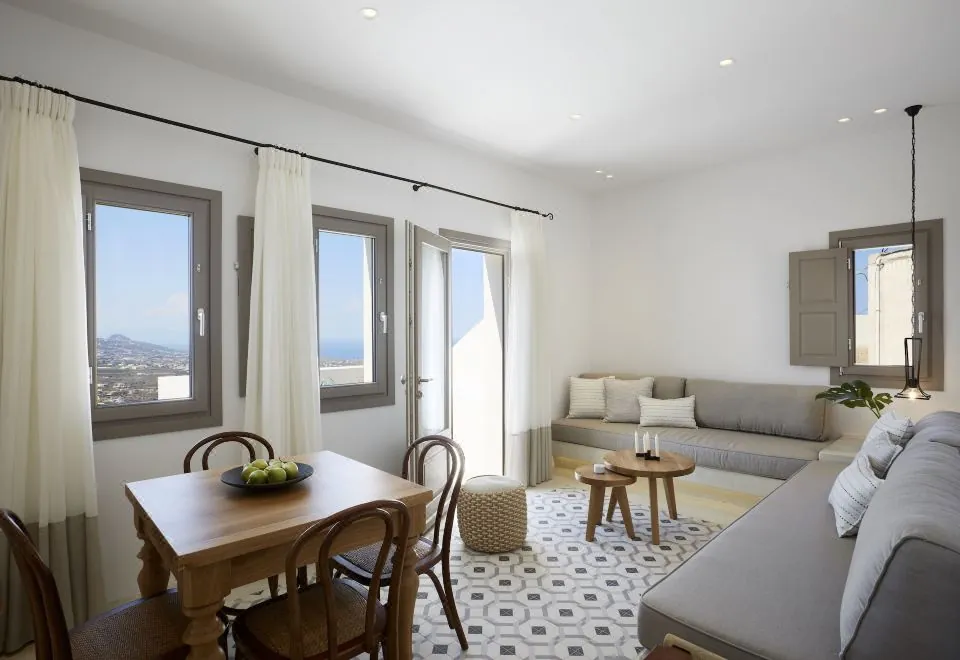 White and Co. La Torre Suites