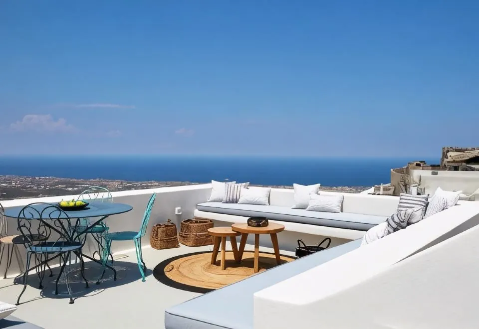 White and Co. La Torre Suites