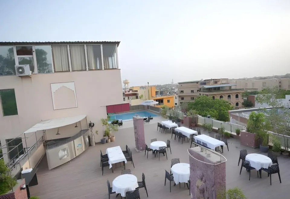 Hotel Atulyaa Taj