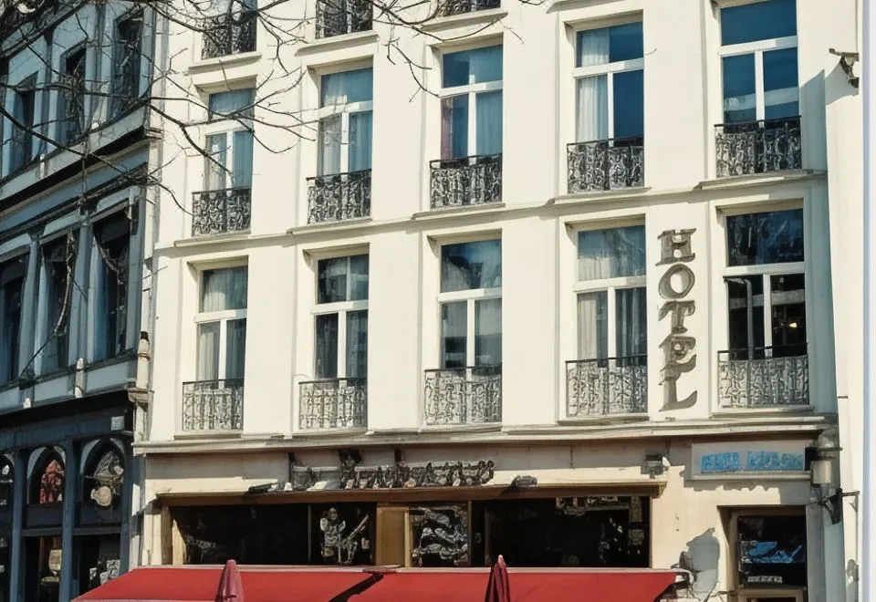 Hotel the Moon