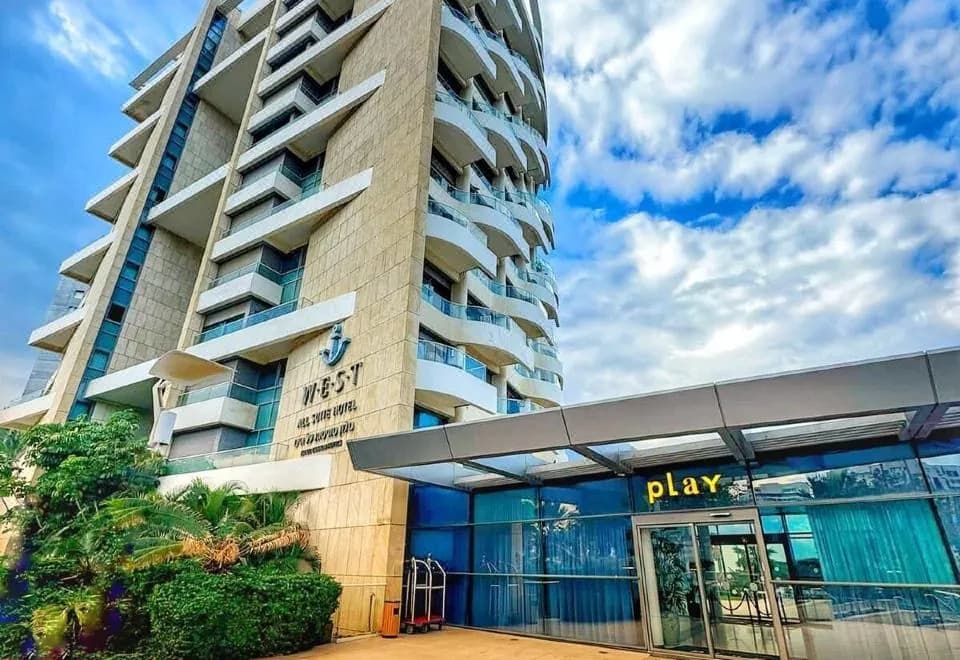 West Tel Aviv- All Suites Hotel by The Sea