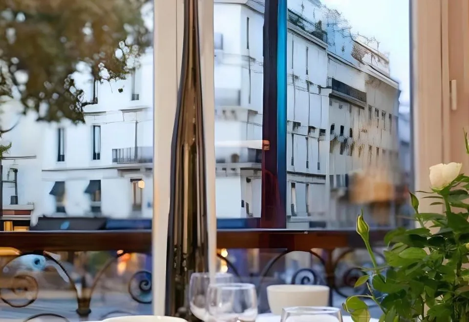 Marceau Champs-Elysées