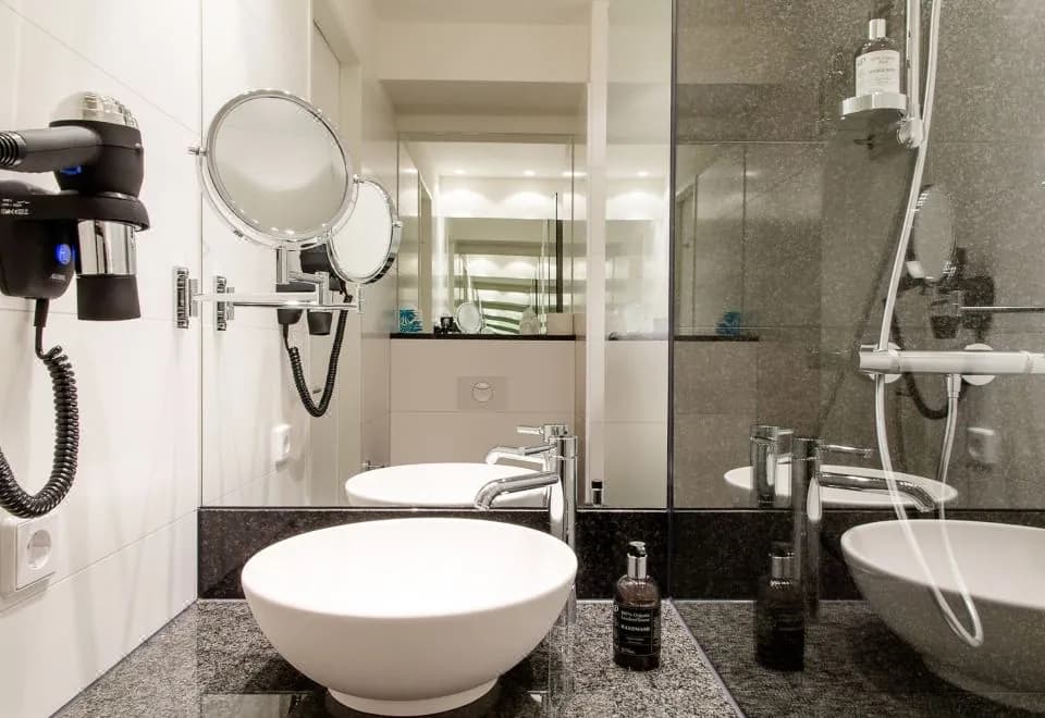 Motel One Edinburgh-Princes