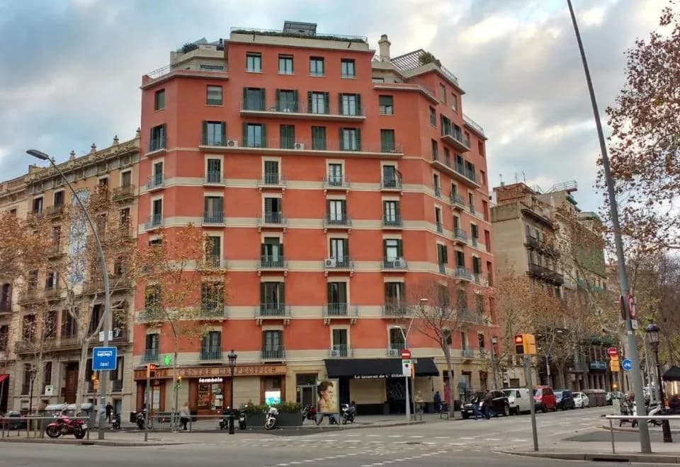 Casa Consell Gran Via, Guest House