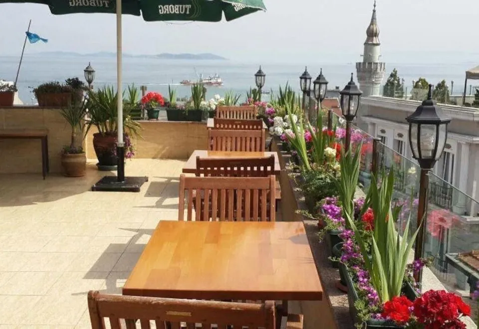 Agora Boutique Hotel & Bistro