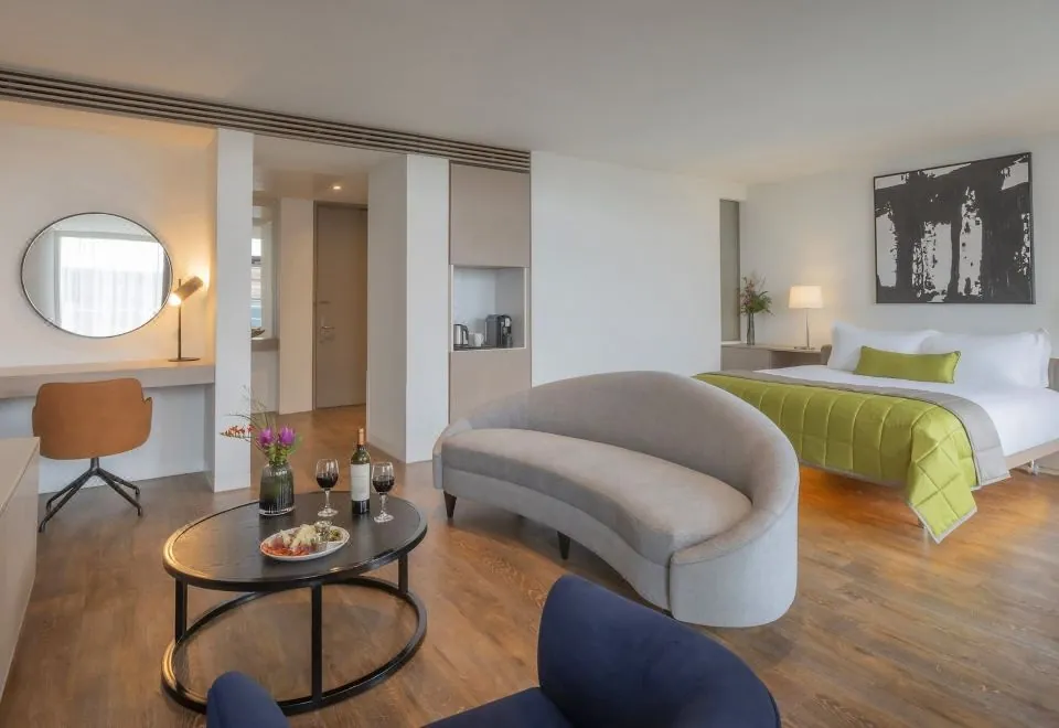 The Gibson Hotel