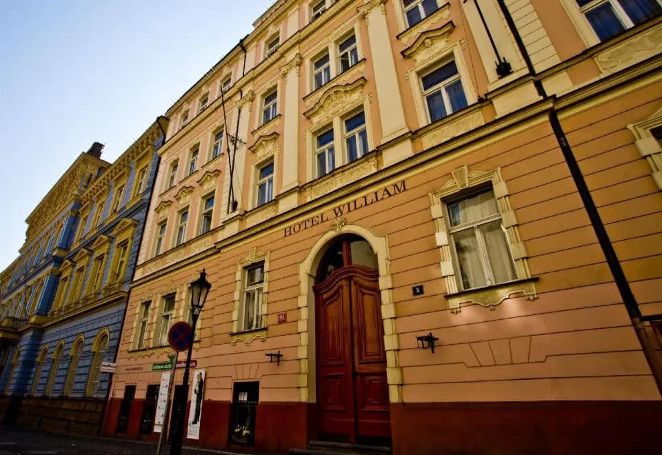 Hotel William