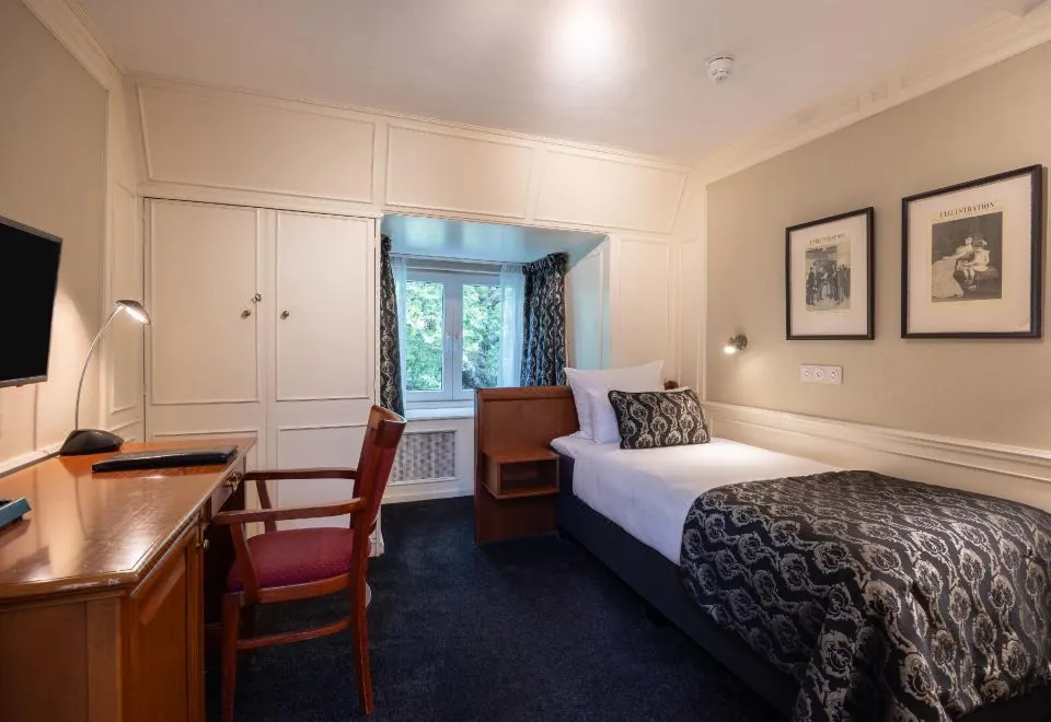 Apollofirst Boutique Hotel