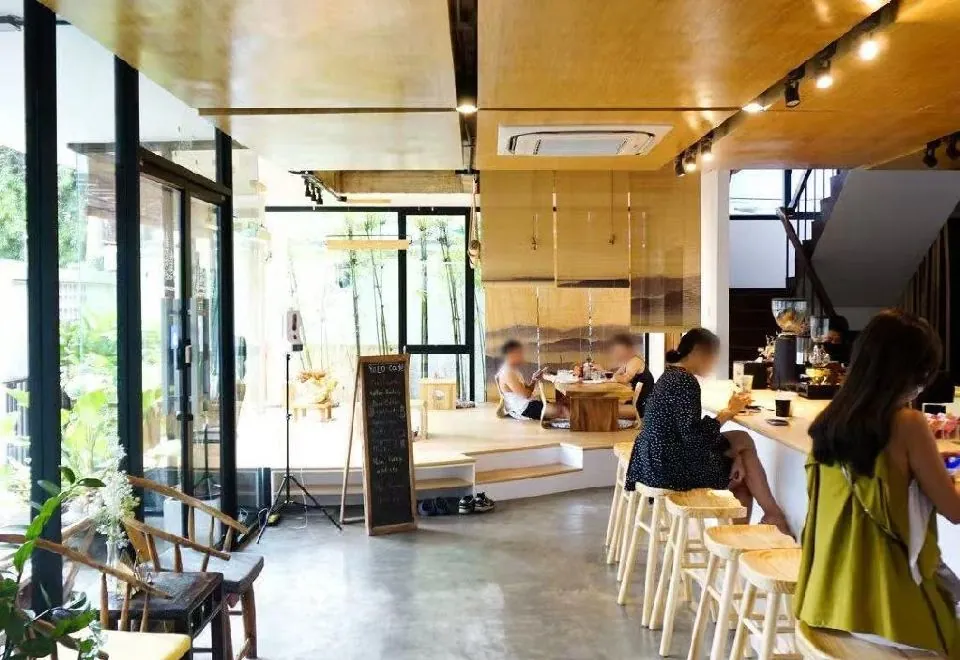 YOLO Bangkok Boutique Hotel