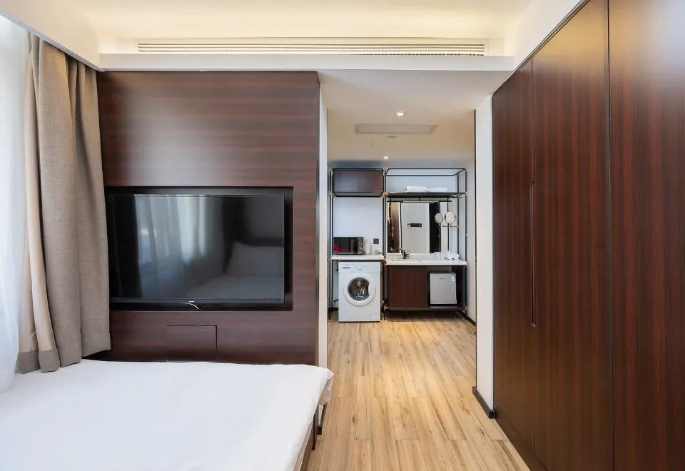 Hanting Hotel (Shanghai Lujiazui Financial Center Minsheng Road)