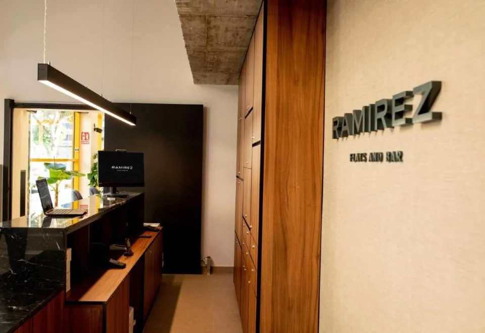 Ramirez Flats Valencia
