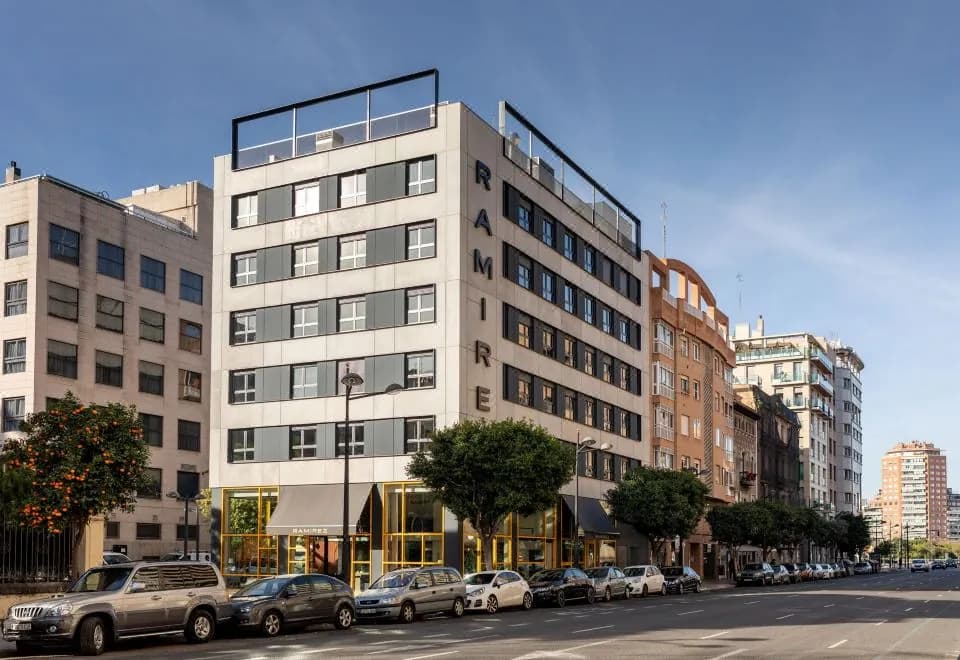 Ramirez Flats Valencia