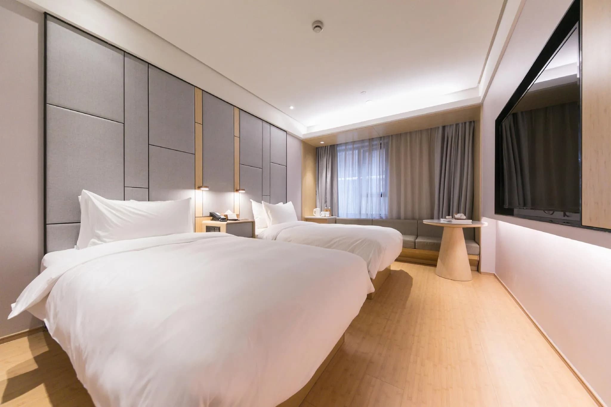 Ji Hotel  (Shanghai Changshou Road Metro Station Store)
