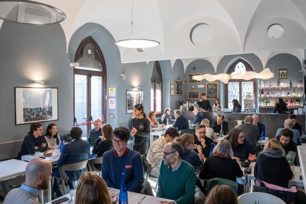 Babila Hostel & Bistrot