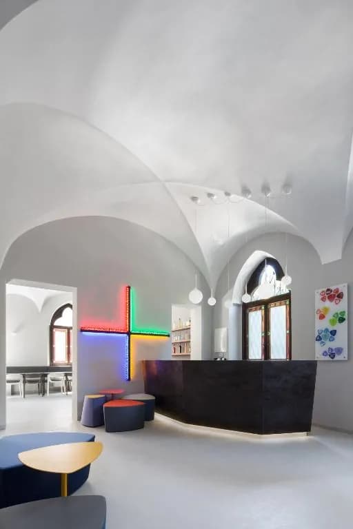 Babila Hostel & Bistrot