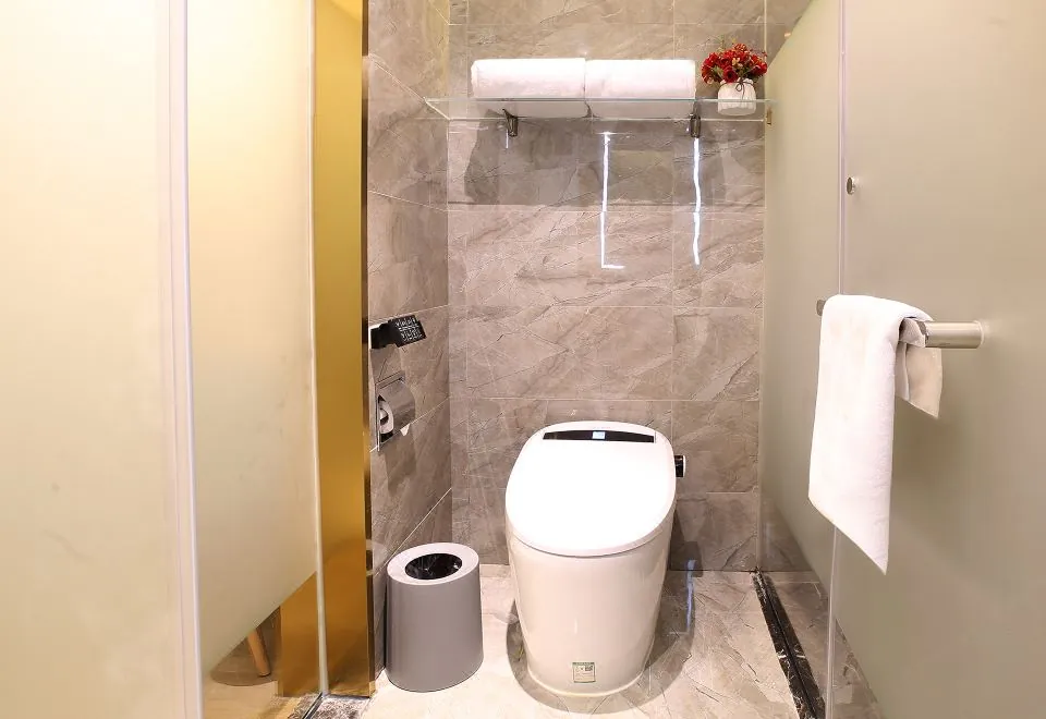 Weiting hotel (Shanghai Bund Nampho Bridge subway station)