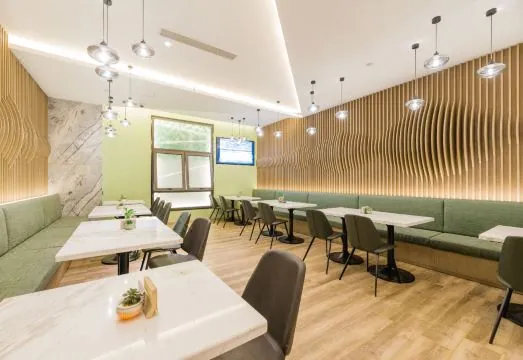 Orange Hotel (Shanghai Xujiahui Xietu Road)