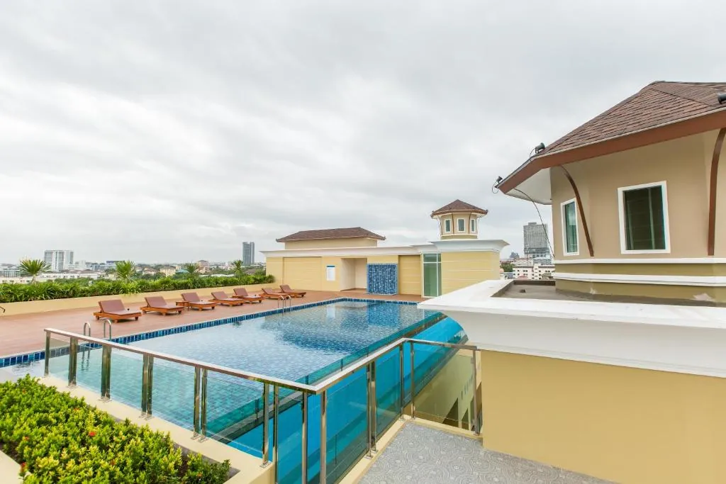 Crystal Palace Pattaya
