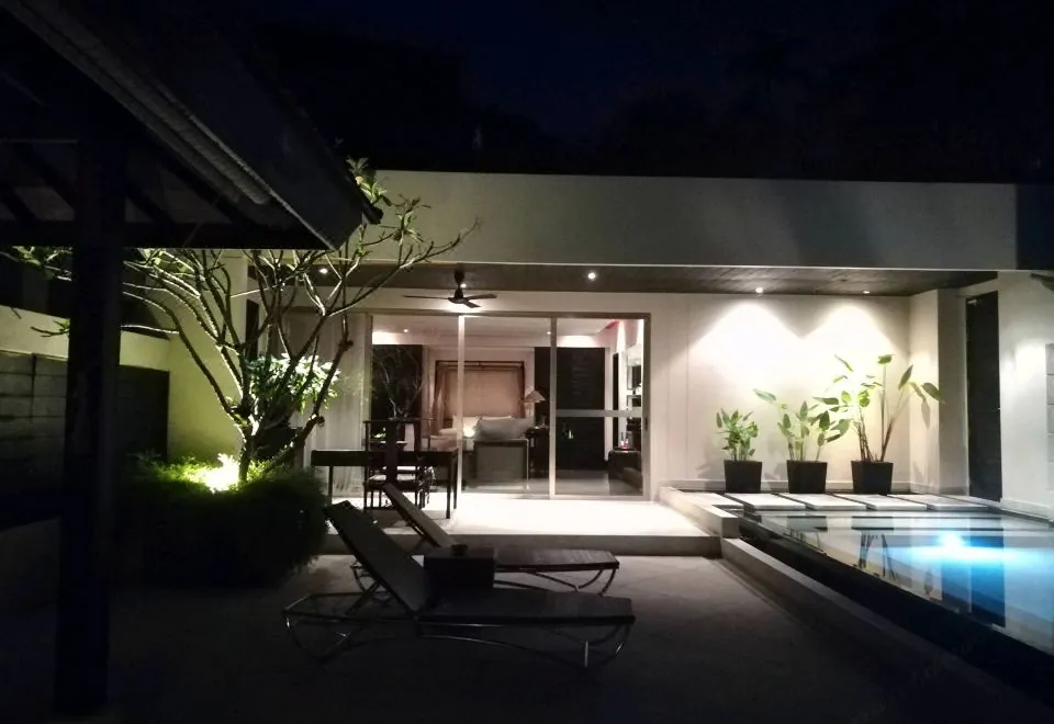 The Pavilions, Suites