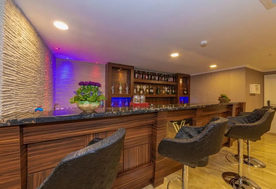 Vision Deluxe Hotel