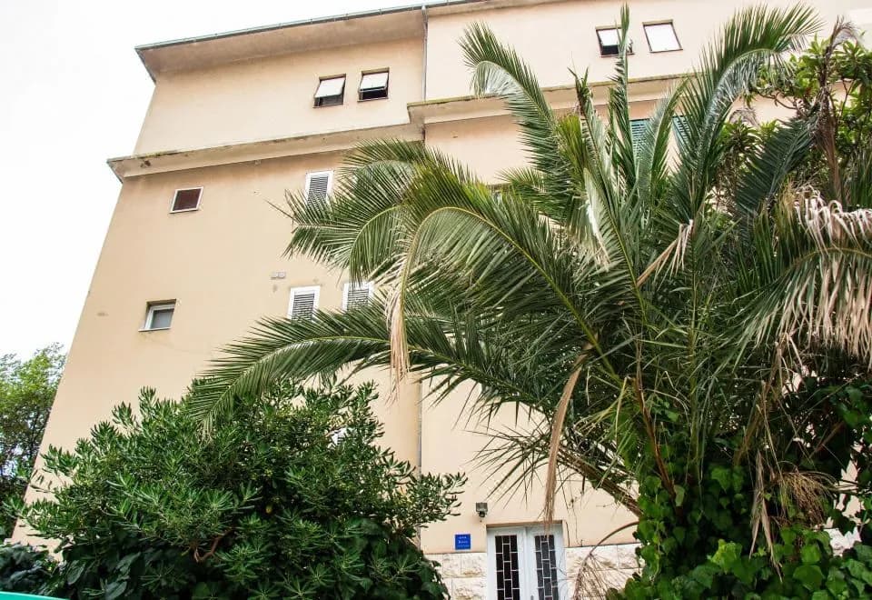 Lugo Apartments