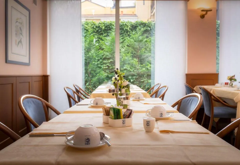 Hotel Crivi's