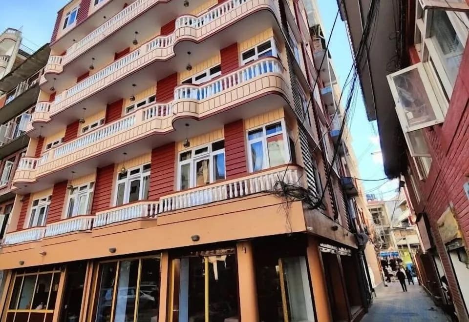 Hotel Triratna